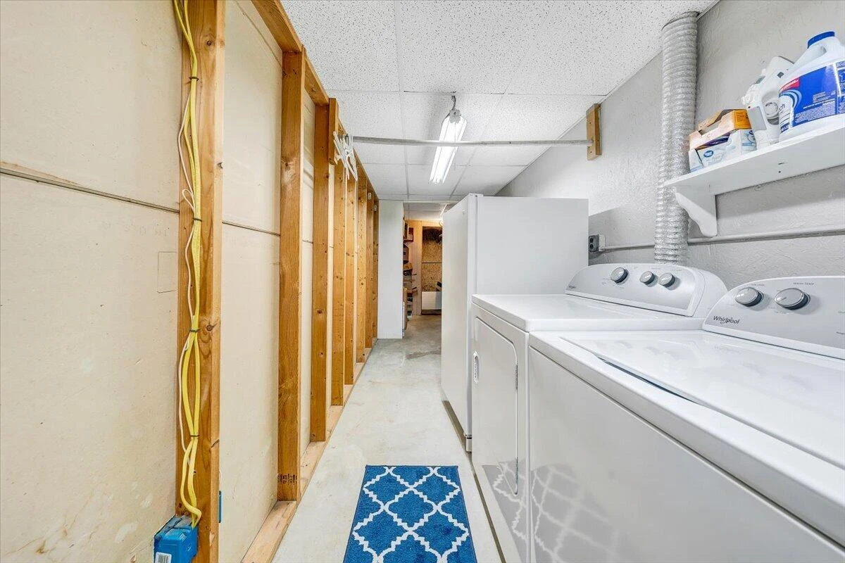 1019 Croker LN - Photo 40