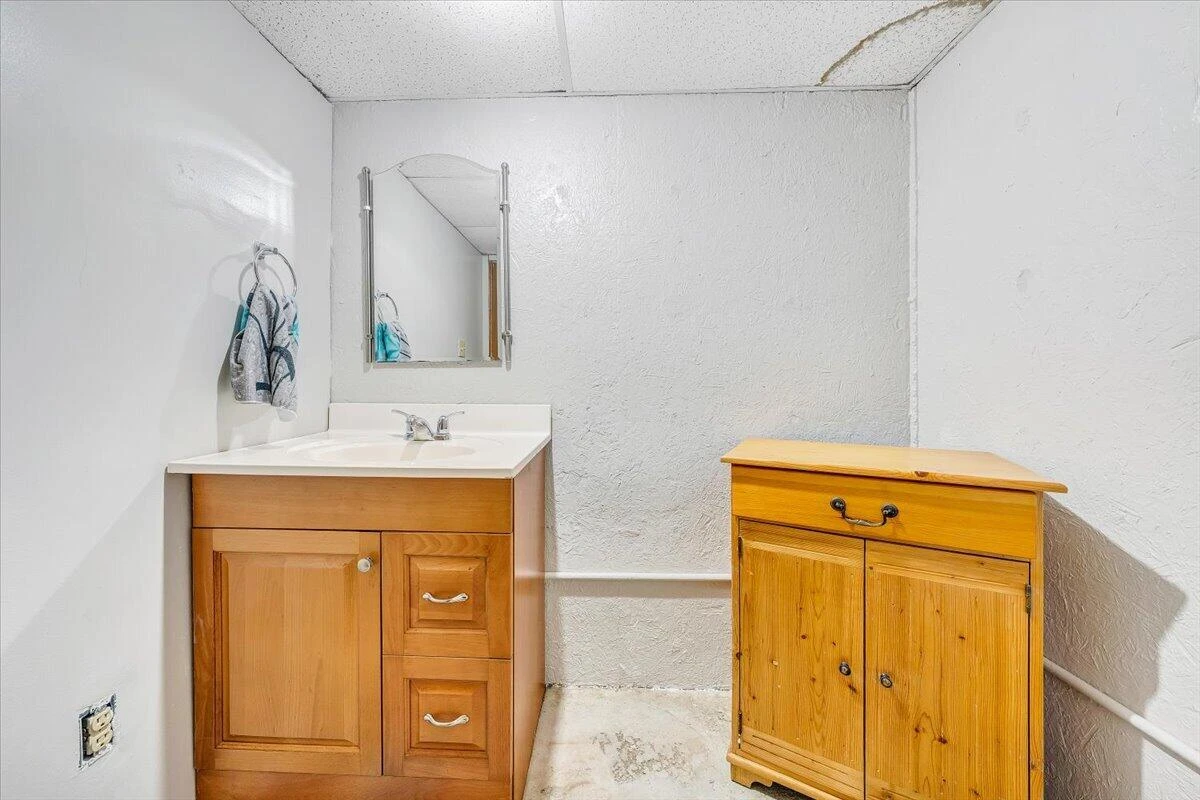 1019 Croker LN - Photo 42