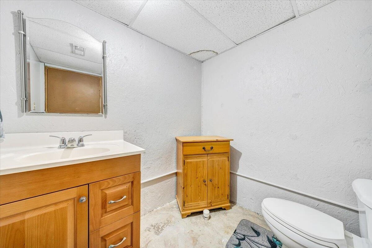 1019 Croker LN - Photo 43