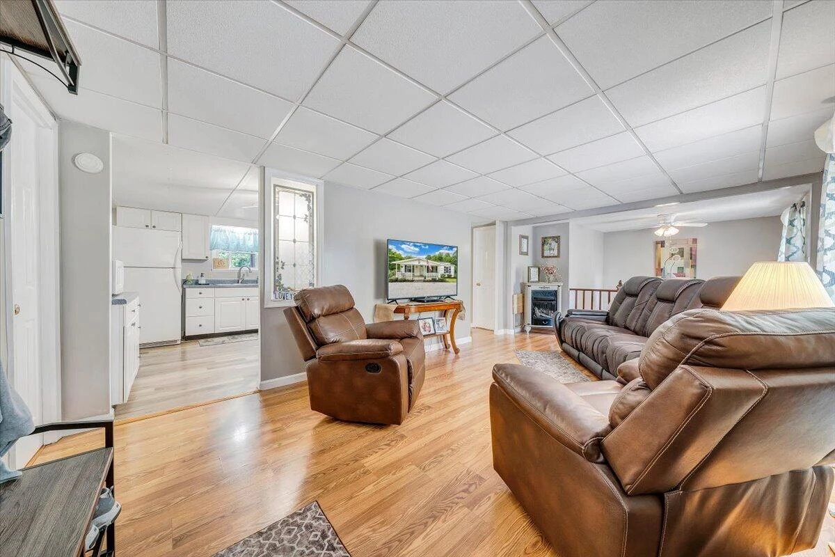 1019 Croker LN - Photo 8