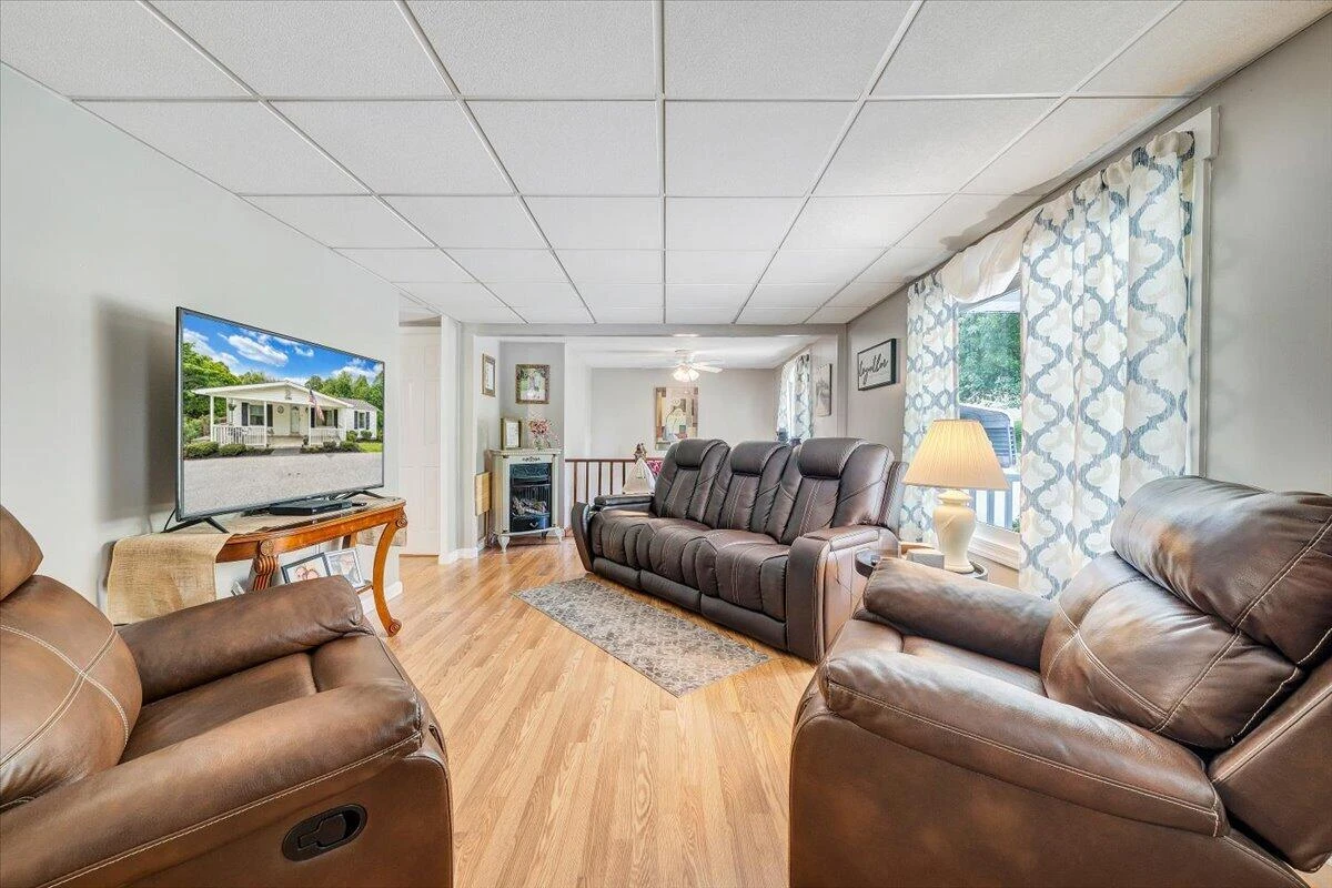 1019 Croker LN - Photo 9