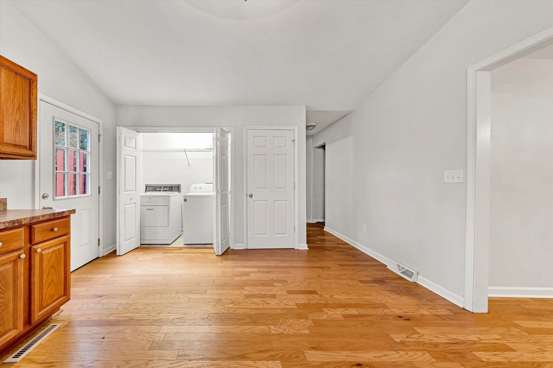 3215 Maplelawn AVE NW - Photo 12