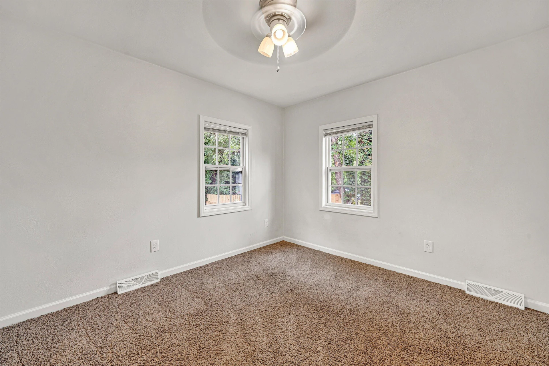 3215 Maplelawn AVE NW - Photo 15