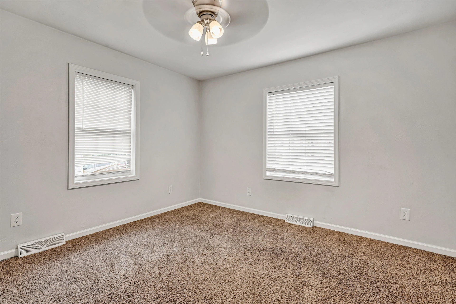 3215 Maplelawn AVE NW - Photo 18