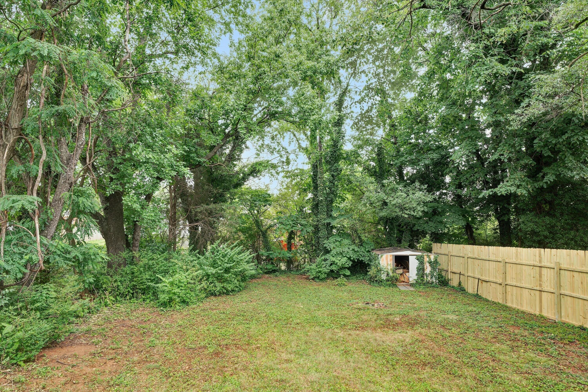 3215 Maplelawn AVE NW - Photo 21