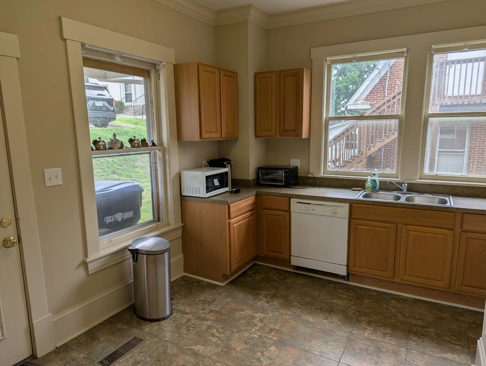 65 E Court ST - Photo 11