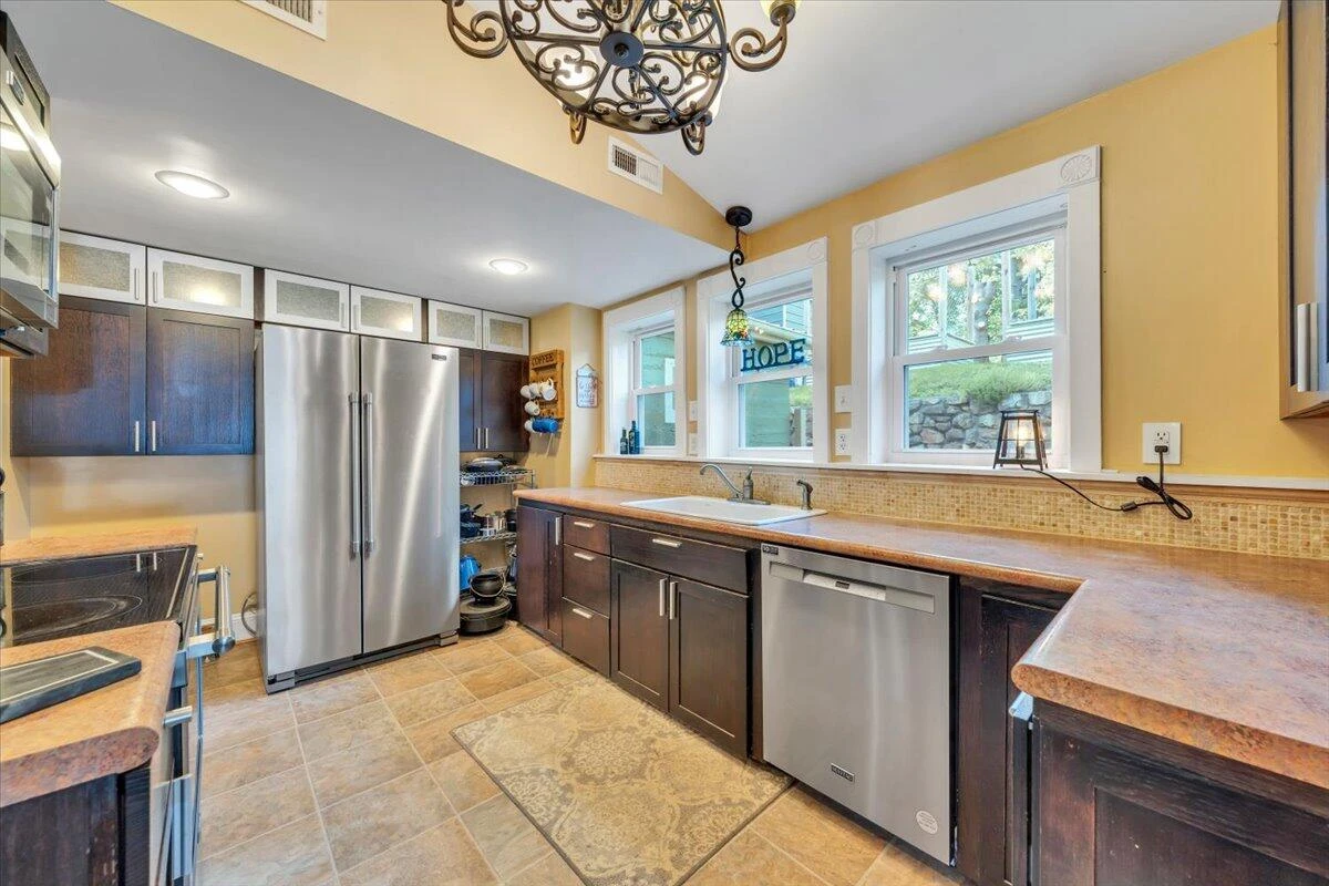 214 1st ST - Photo 12