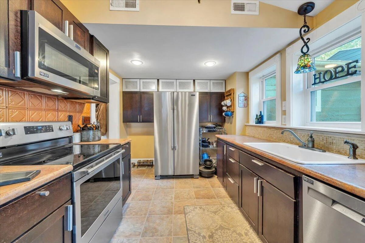 214 1st ST - Photo 13