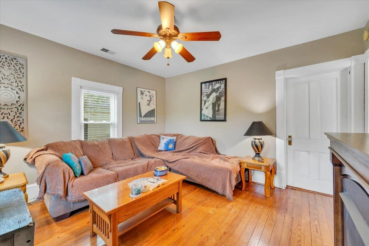 214 1st ST - Photo 18