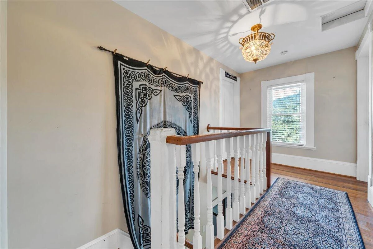214 1st ST - Photo 31