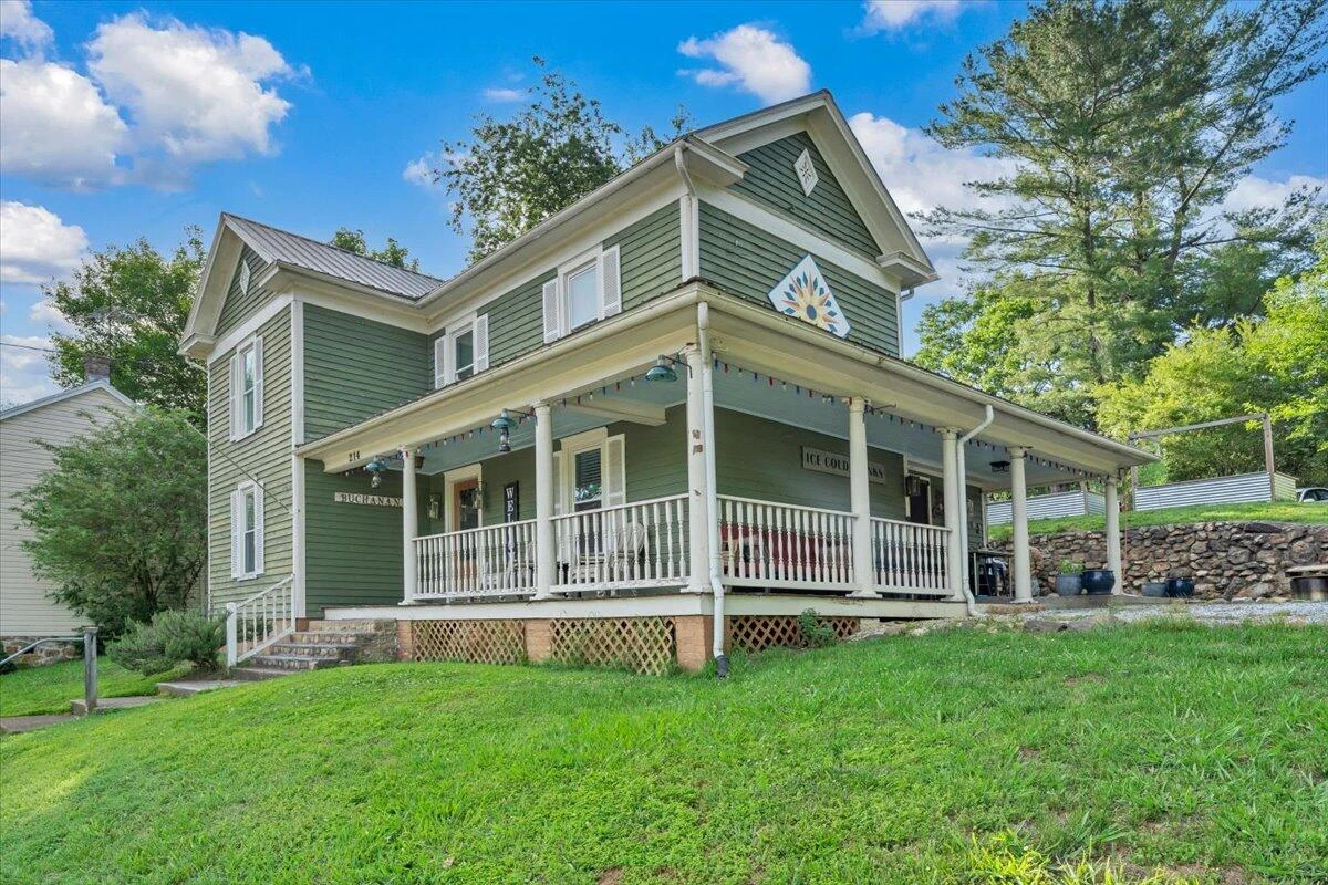 214 1st ST - Photo 37