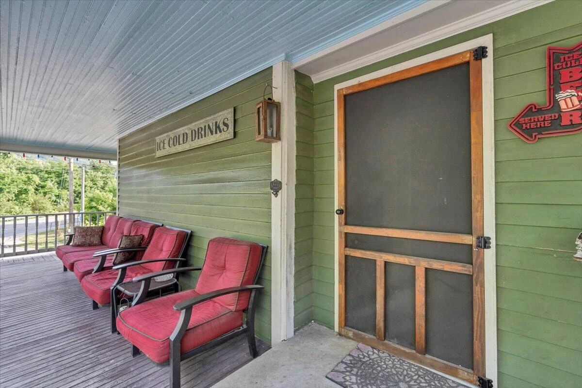 214 1st ST - Photo 39
