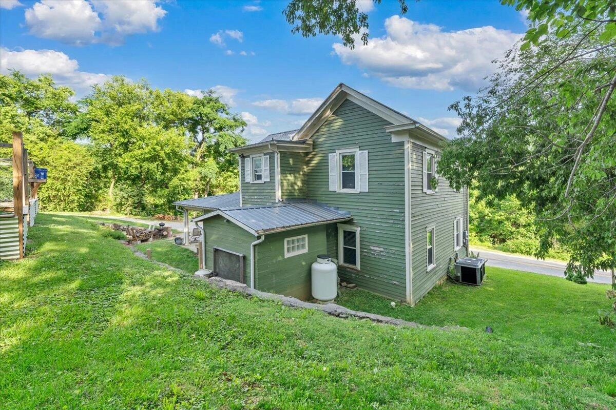214 1st ST - Photo 42