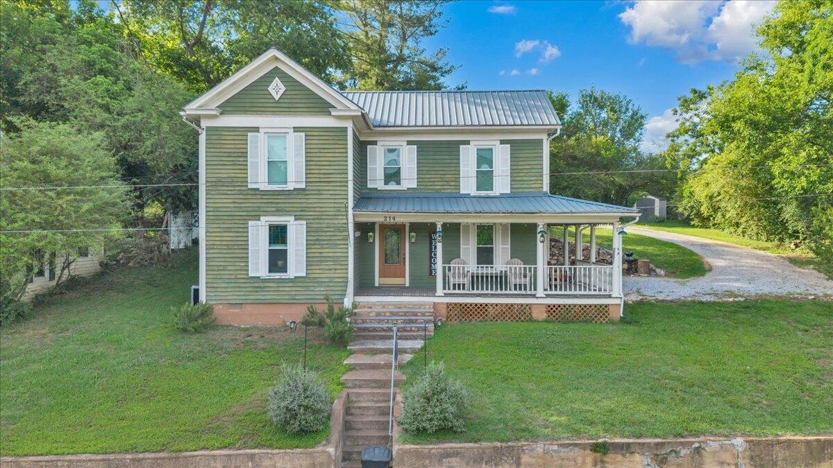 214 1st ST - Photo 45