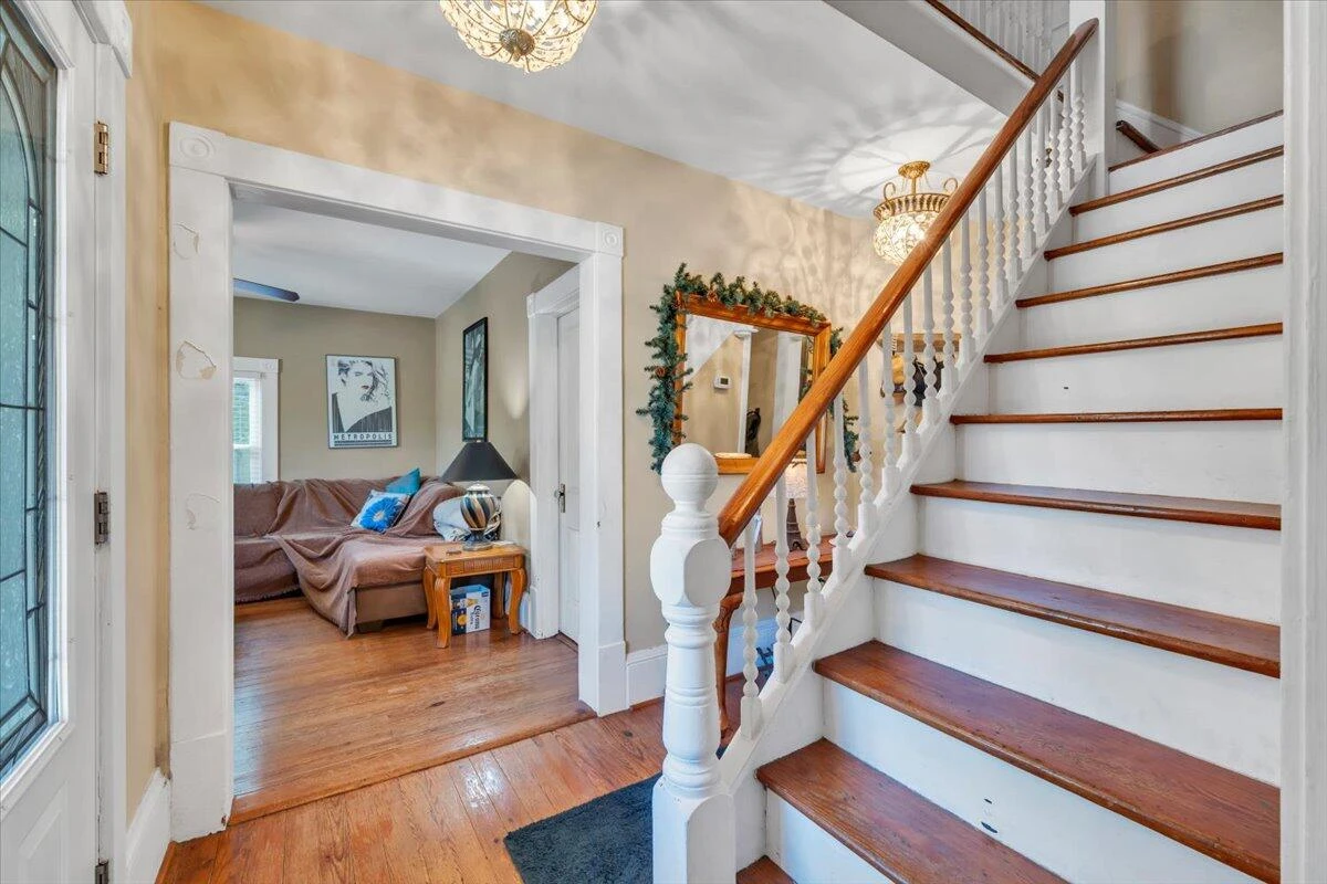 214 1st ST - Photo 5