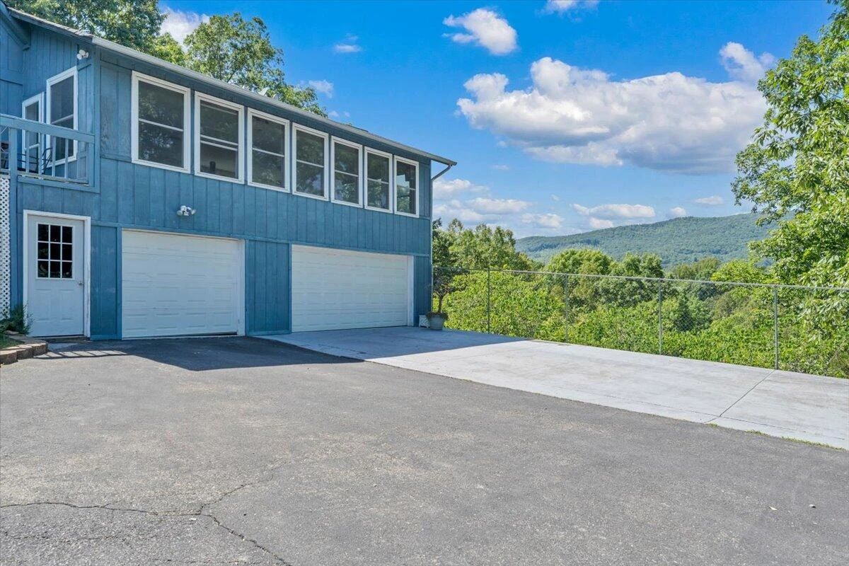 581 Idle Acres RD - Photo 2