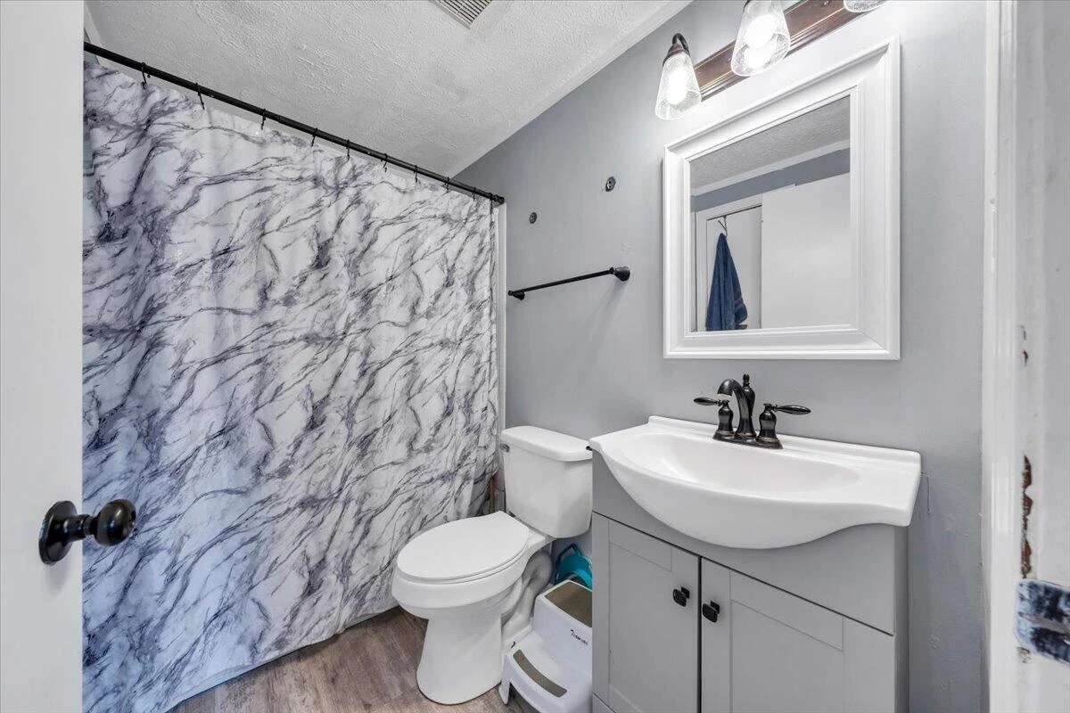 1383 Colonial RD - Photo 12