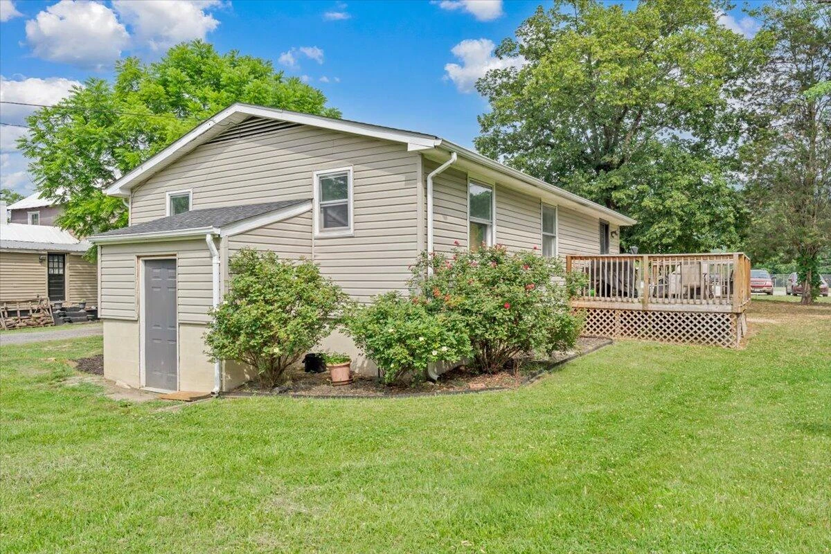 1383 Colonial RD - Photo 14