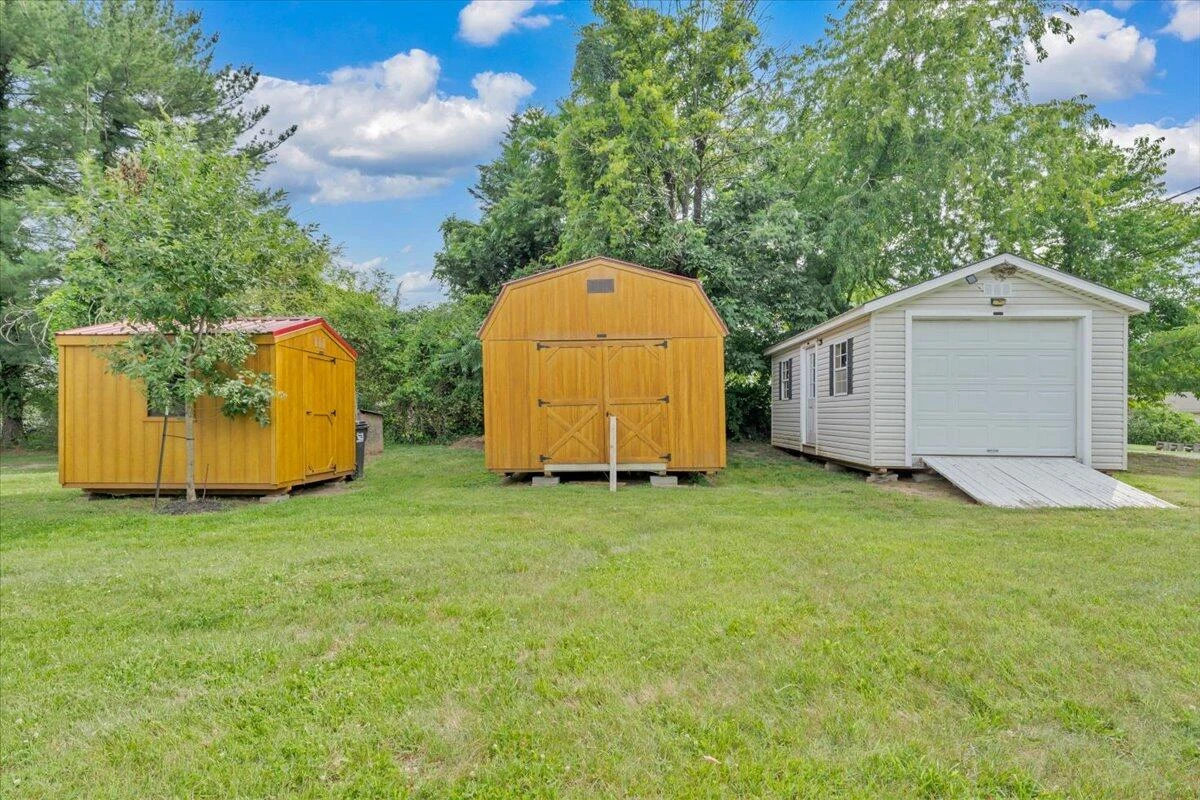 1383 Colonial RD - Photo 17