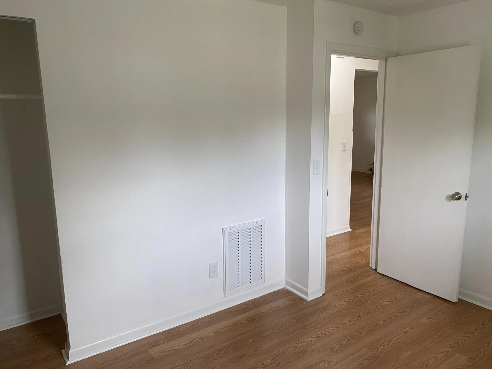 3905 Maine AVE NW - Photo 15