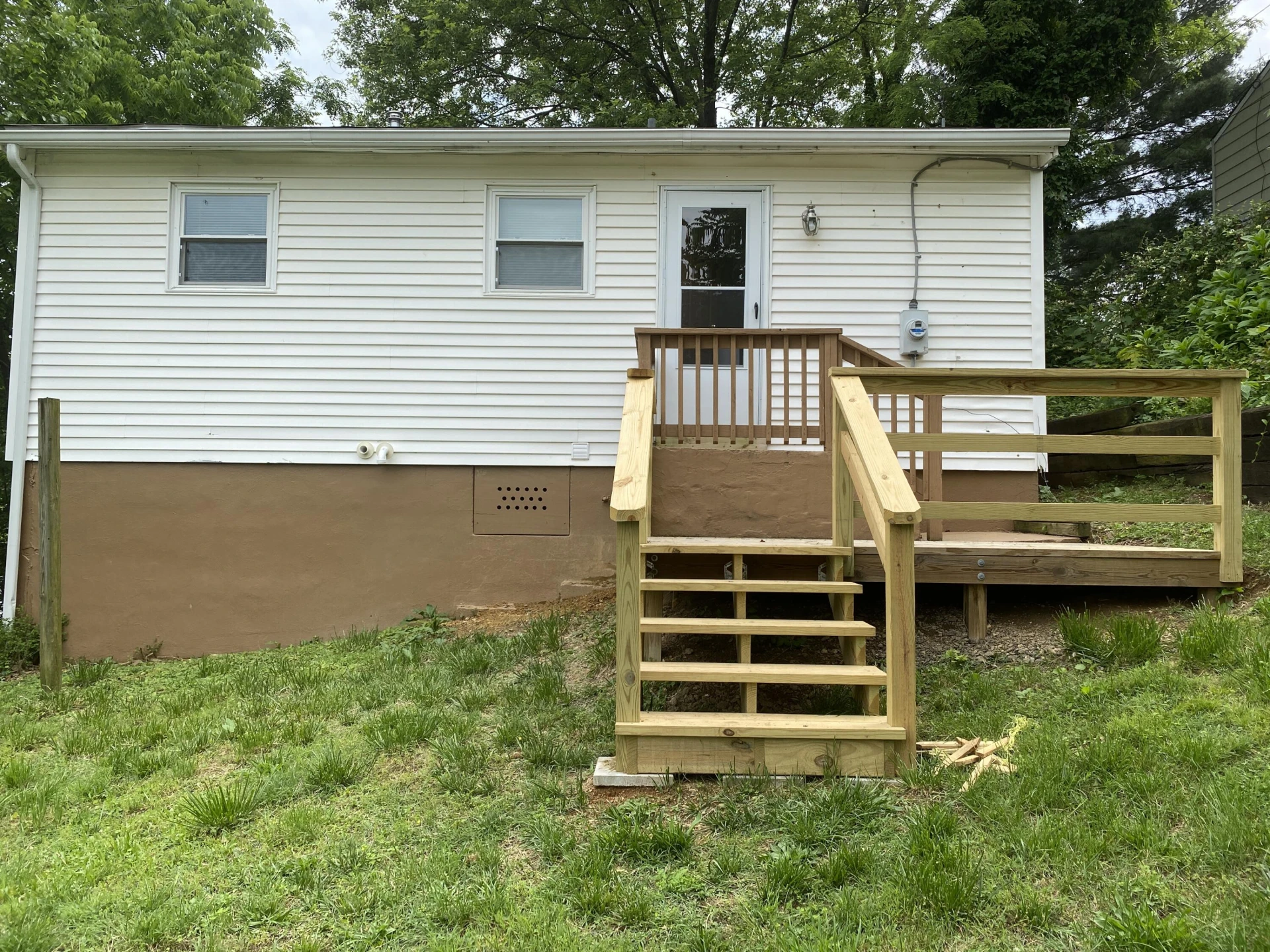 3905 Maine AVE NW - Photo 2