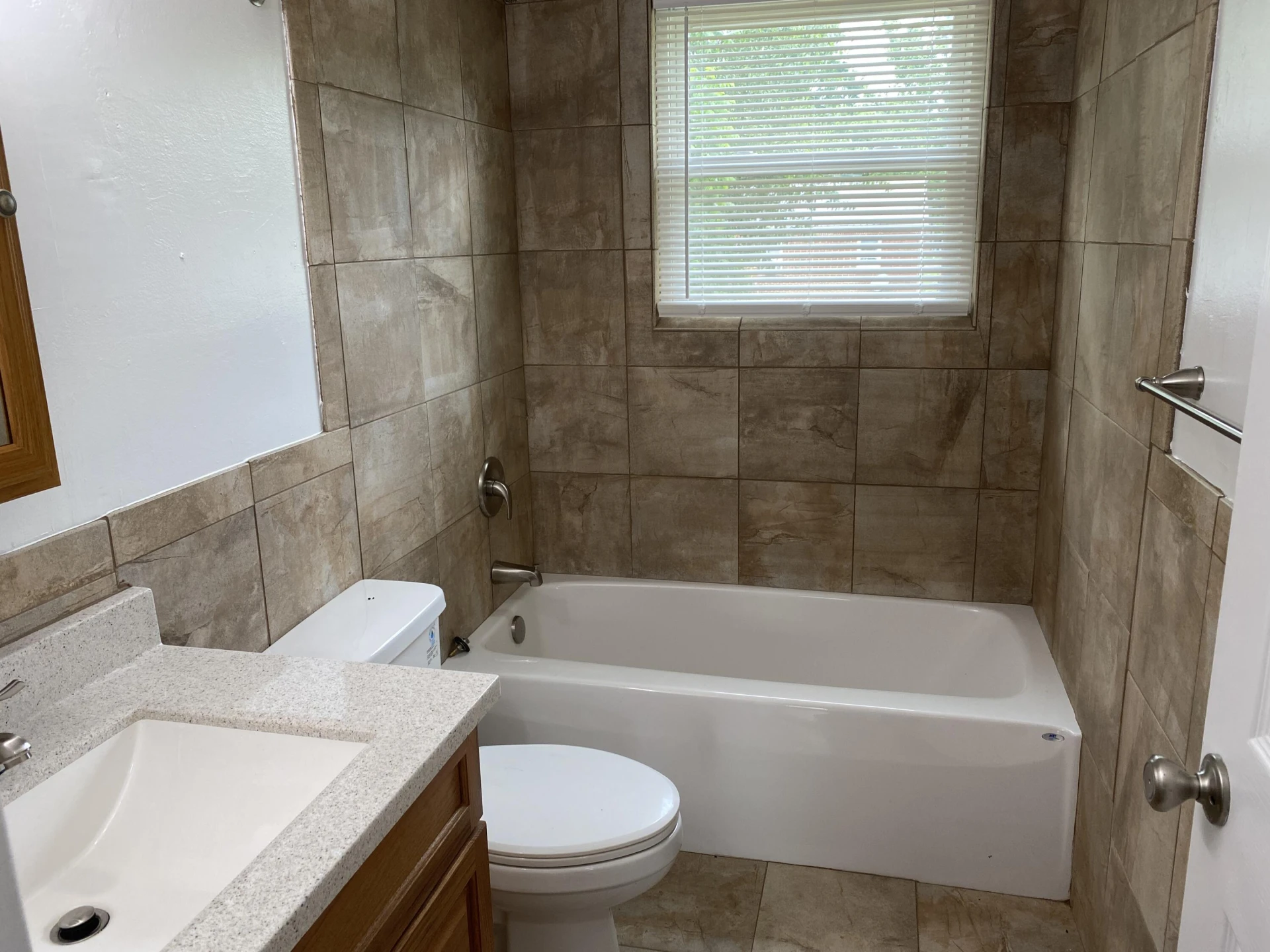 3905 Maine AVE NW - Photo 9
