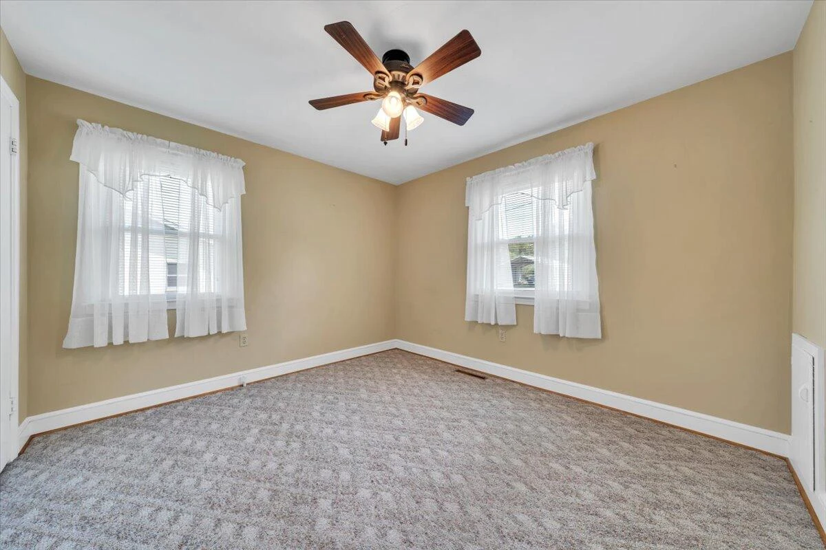 55 Tyree ST - Photo 24
