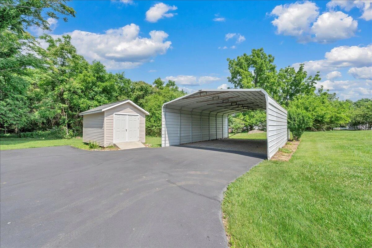 55 Tyree ST - Photo 36