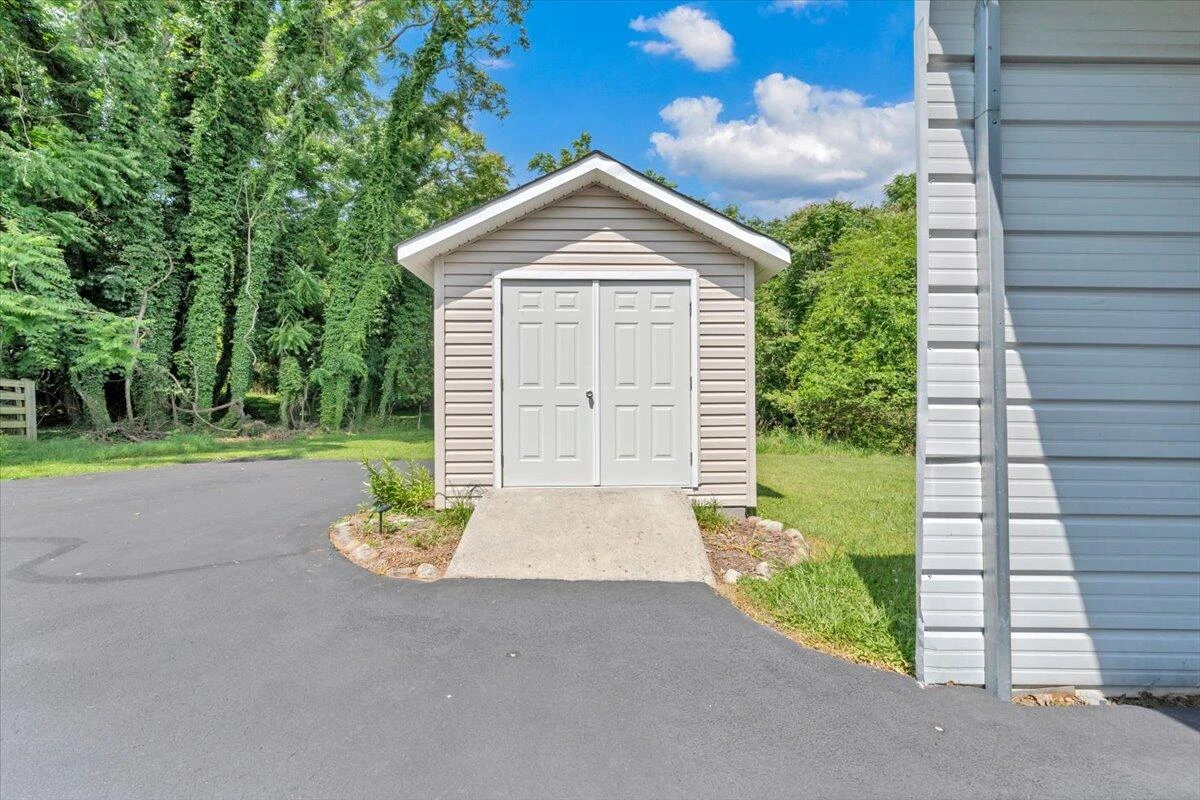 55 Tyree ST - Photo 38