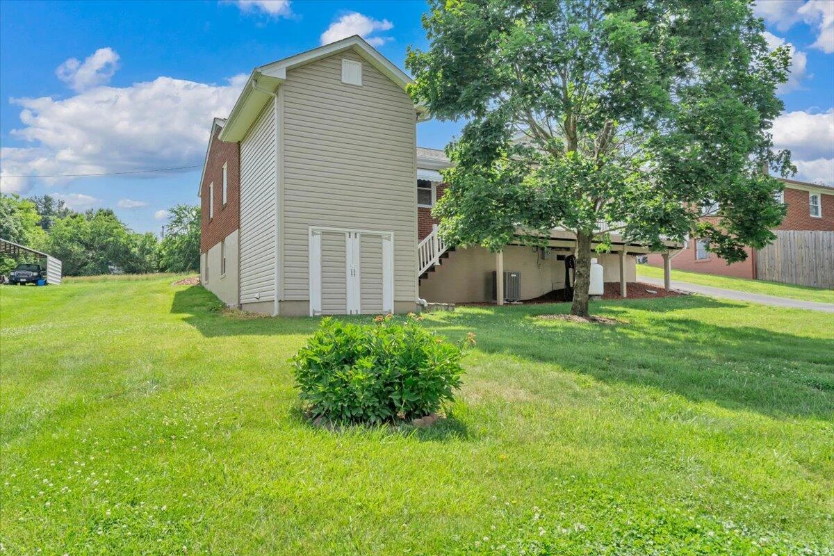 55 Tyree ST - Photo 45