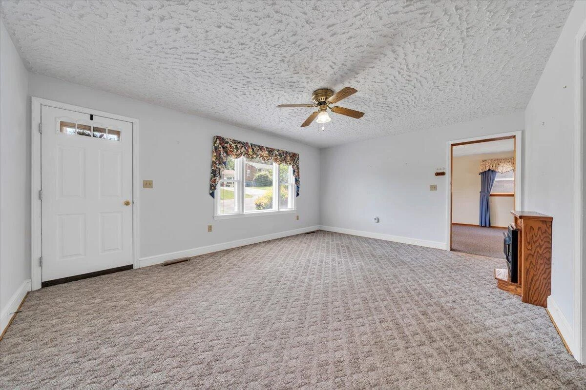 55 Tyree ST - Photo 5