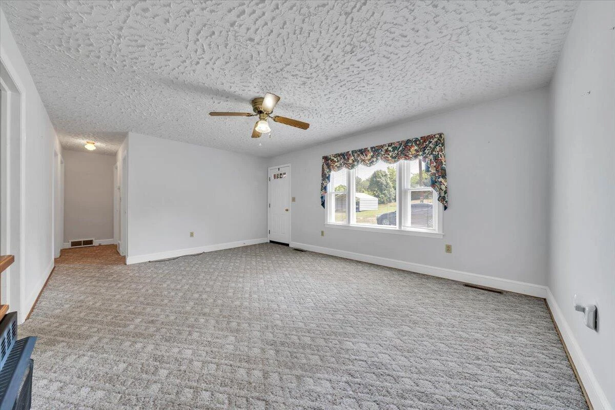 55 Tyree ST - Photo 6