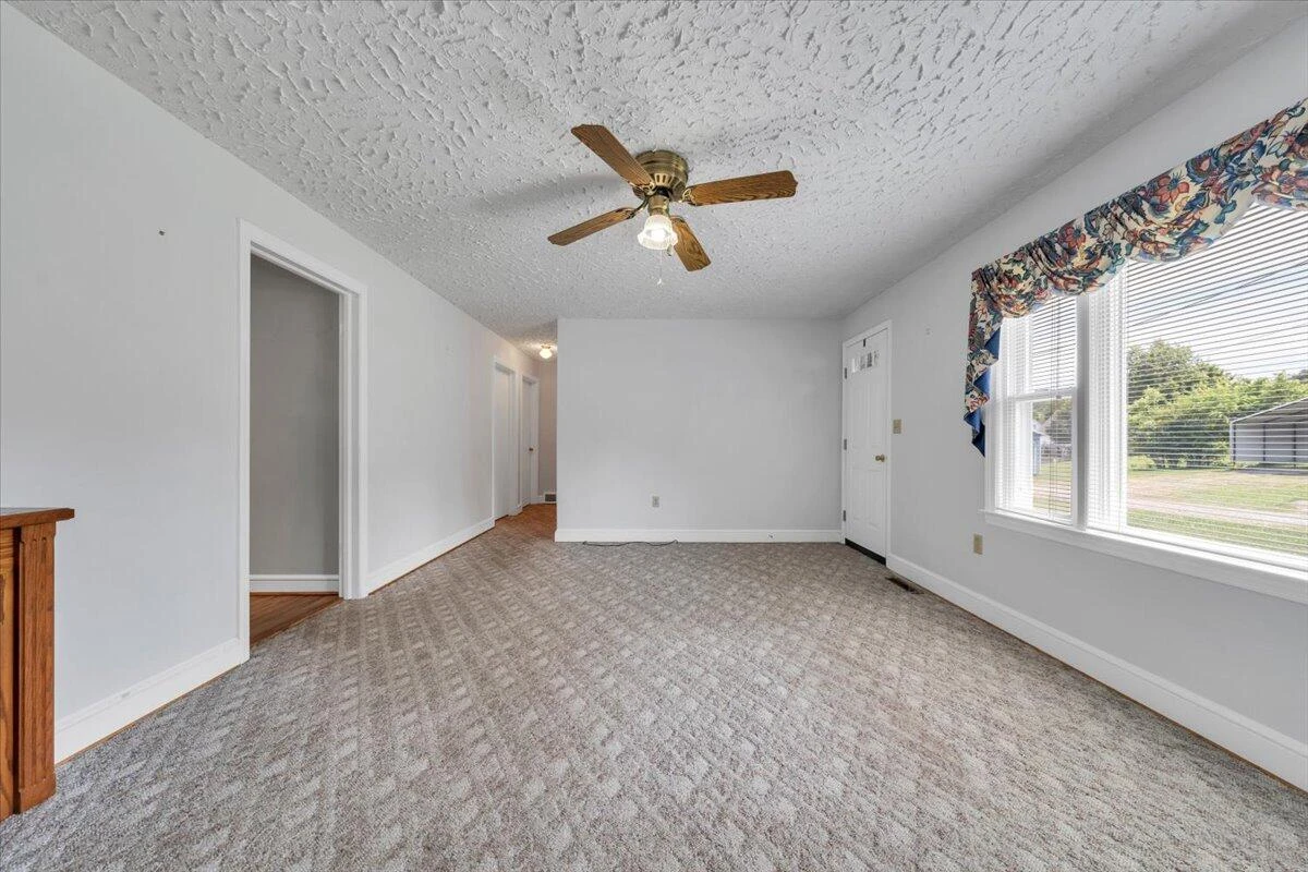 55 Tyree ST - Photo 7