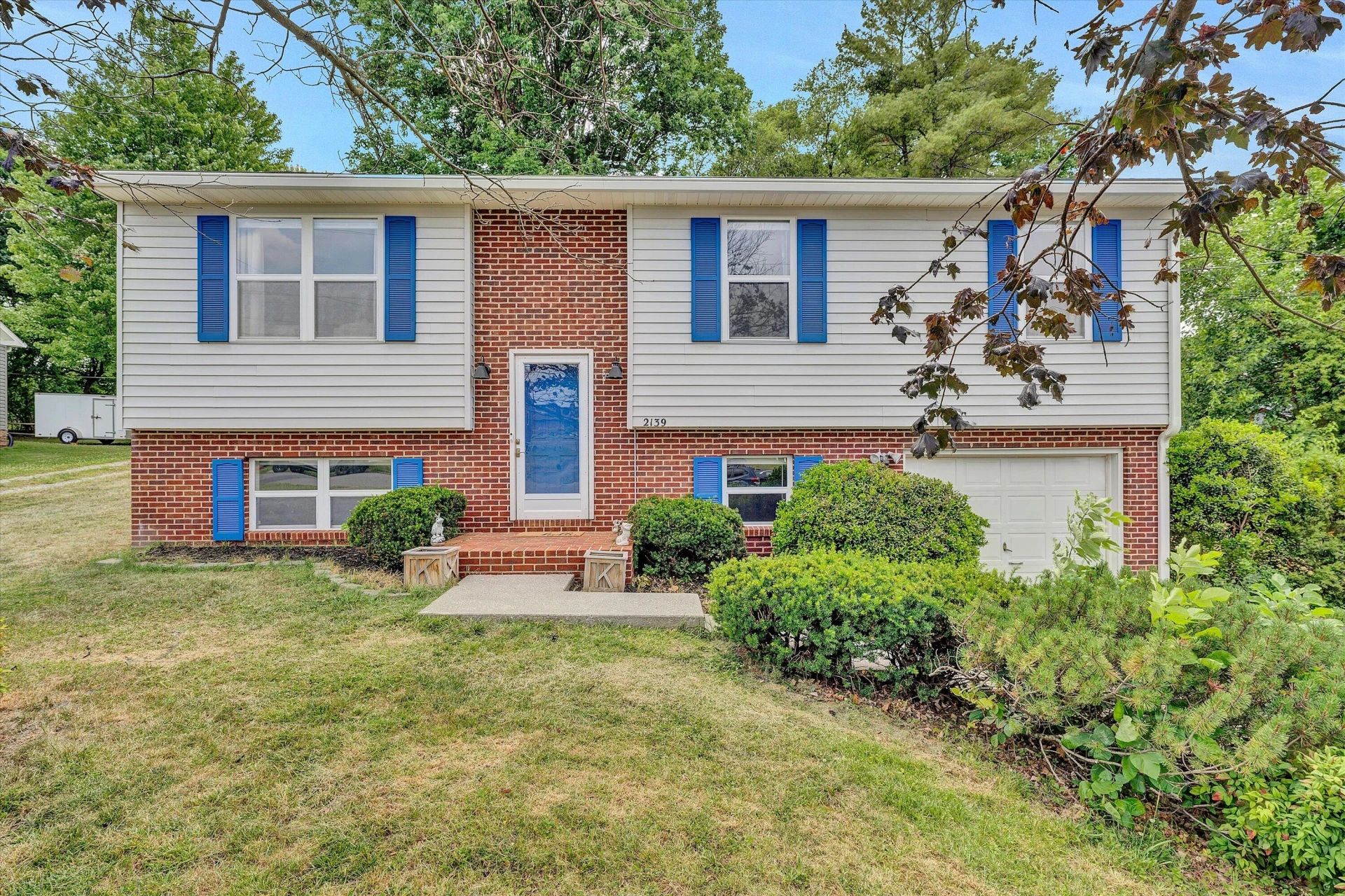 2139 Ellison AVE