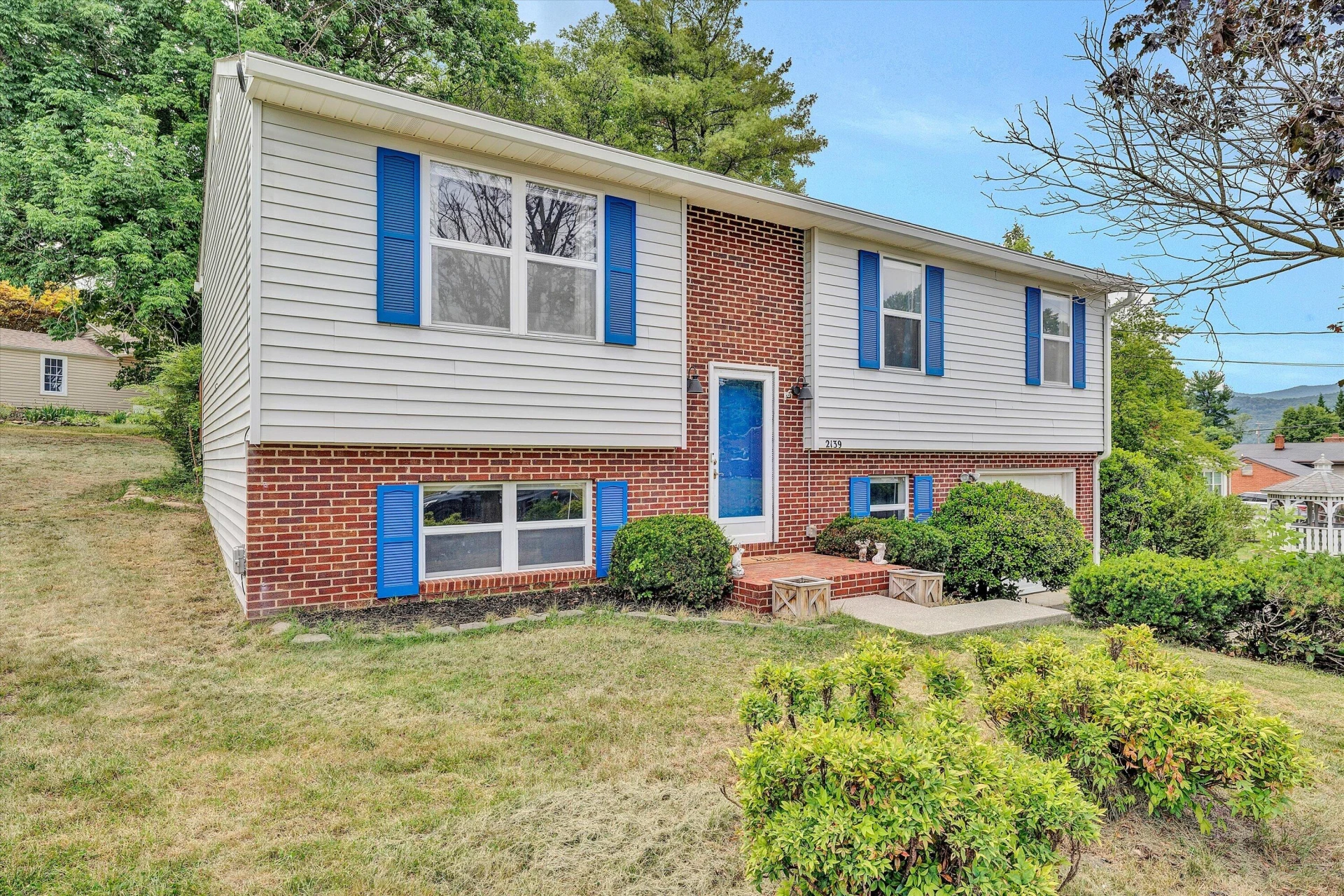 2139 Ellison AVE - Photo 2