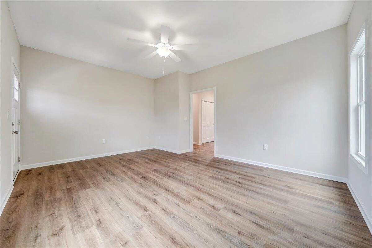 141 Parker LN - Photo 4