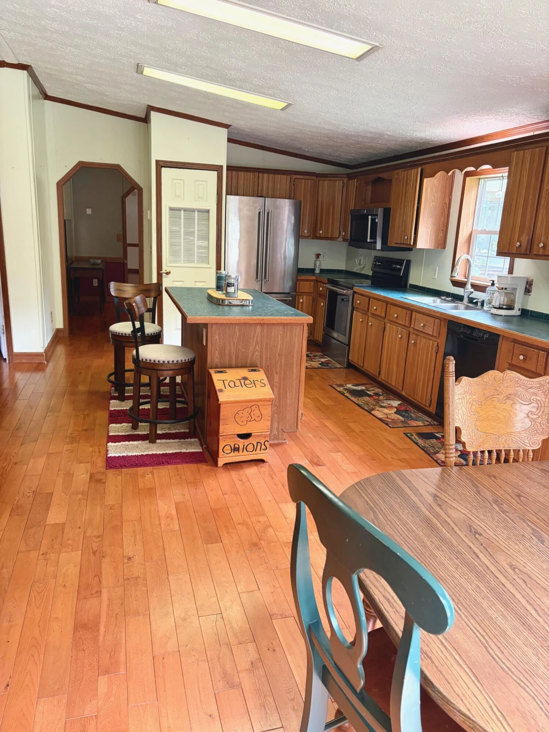 915 Isolane RD - Photo 9