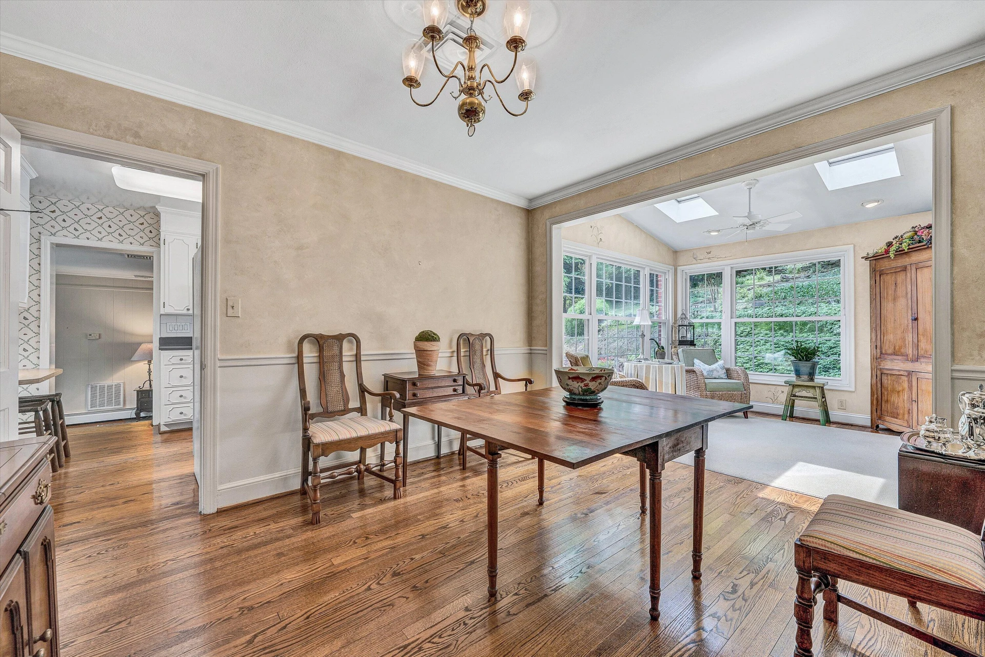2830 Longview AVE SW - Photo 11