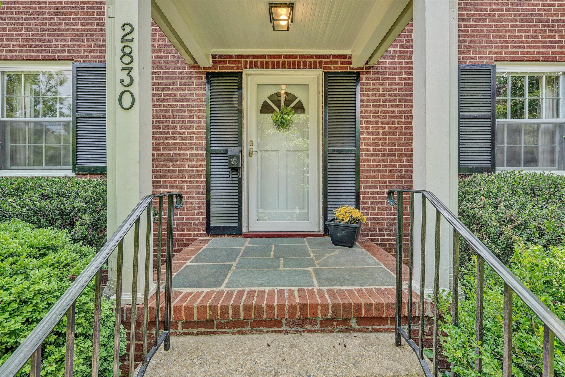 2830 Longview AVE SW - Photo 7