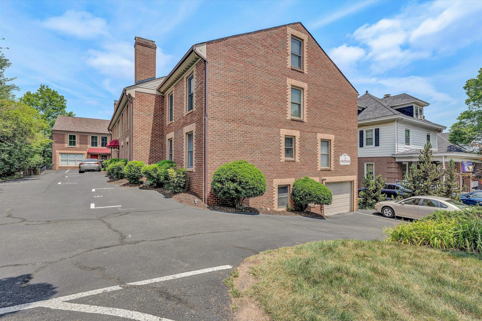 2231 Broadway AVE SW #D - Photo 2