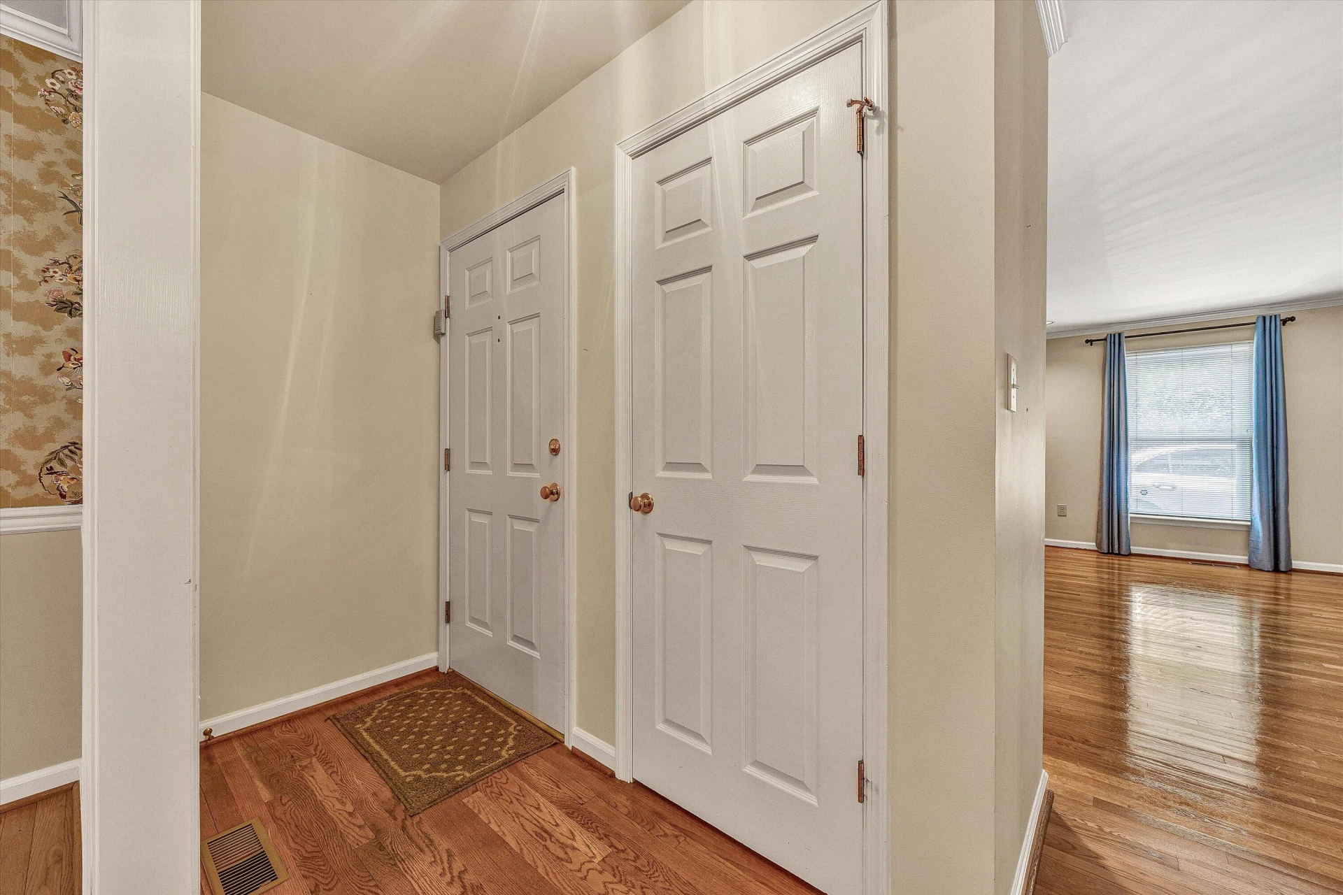 2231 Broadway AVE SW #D - Photo 8