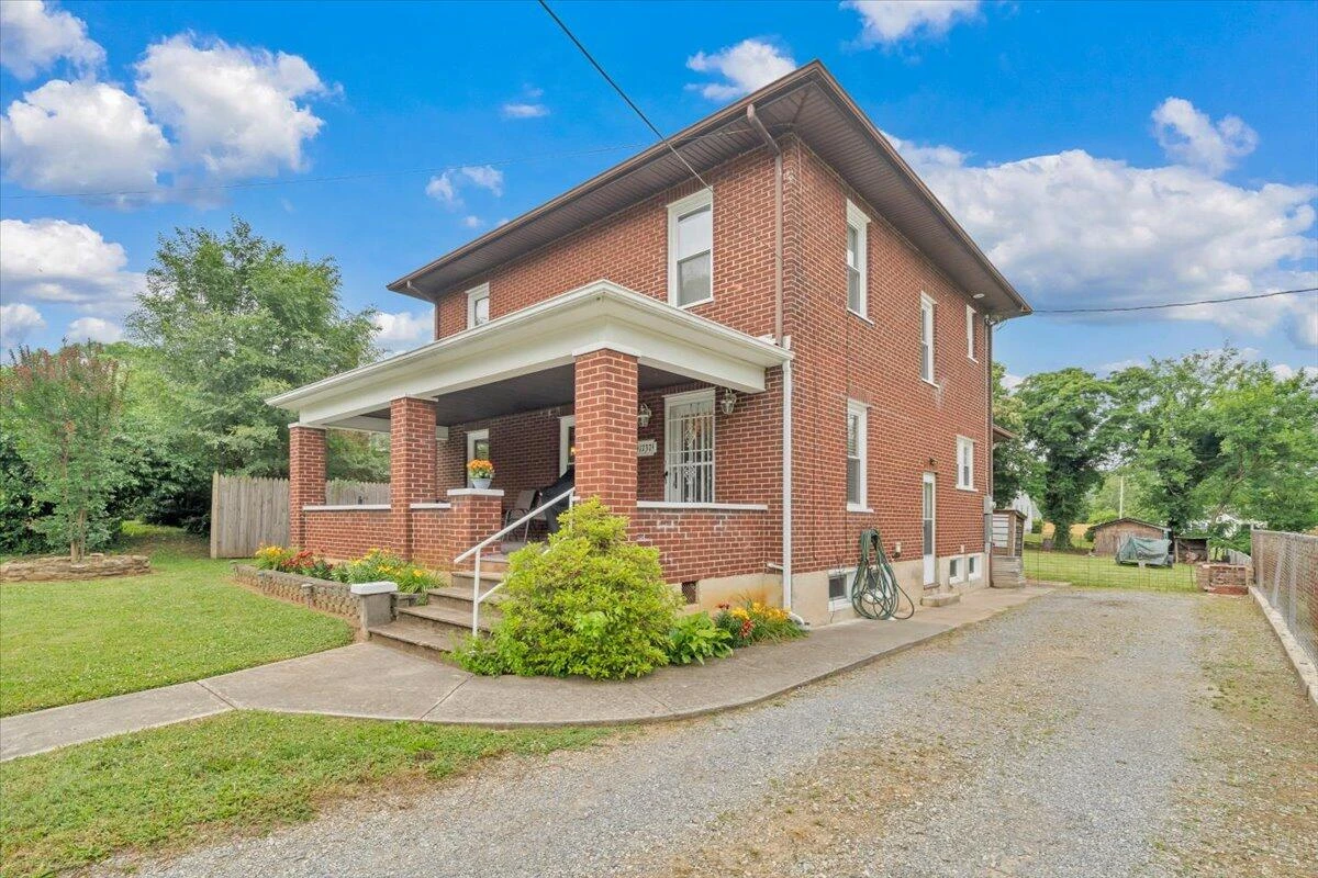 1737 16th ST SE - Photo 37