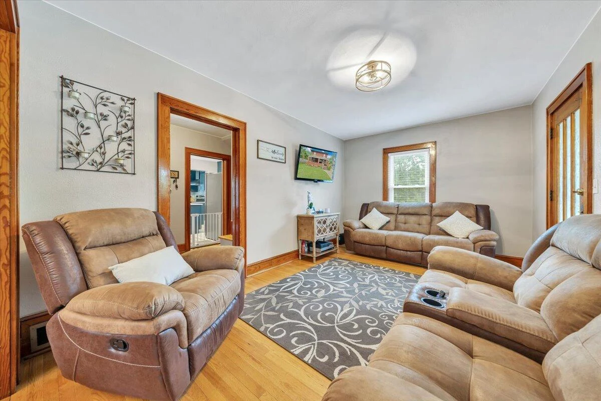 1737 16th ST SE - Photo 8