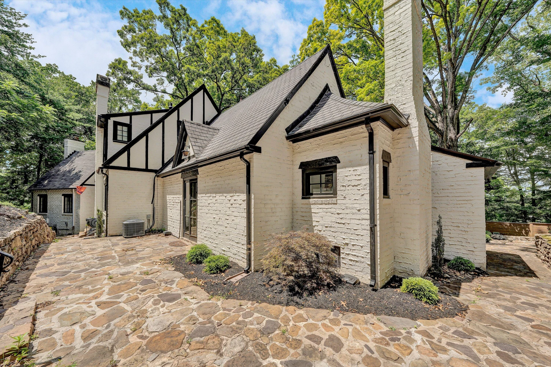 851 Woods End LN SW - Photo 3