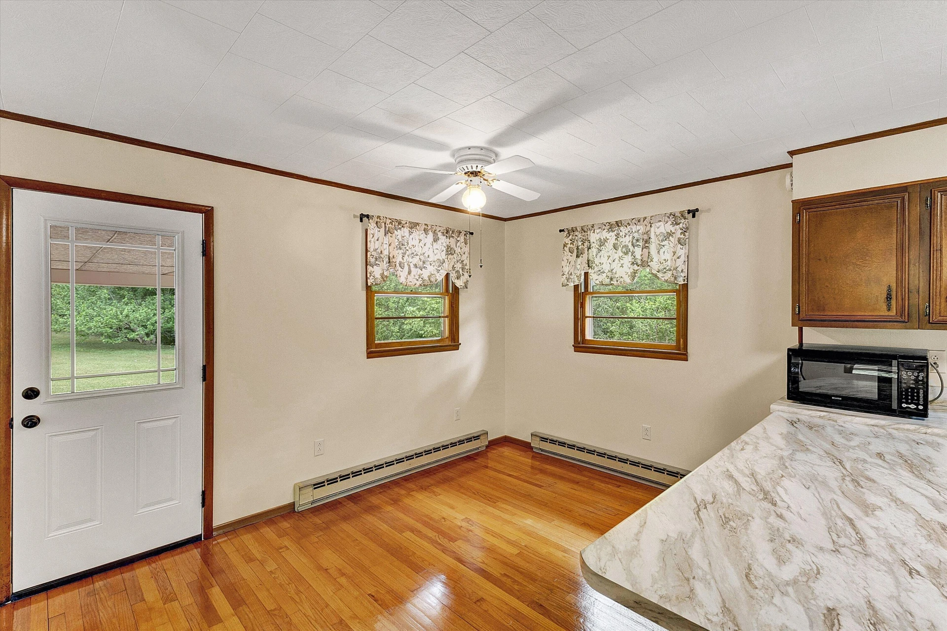 6715 Mckinney Hollow RD - Photo 12