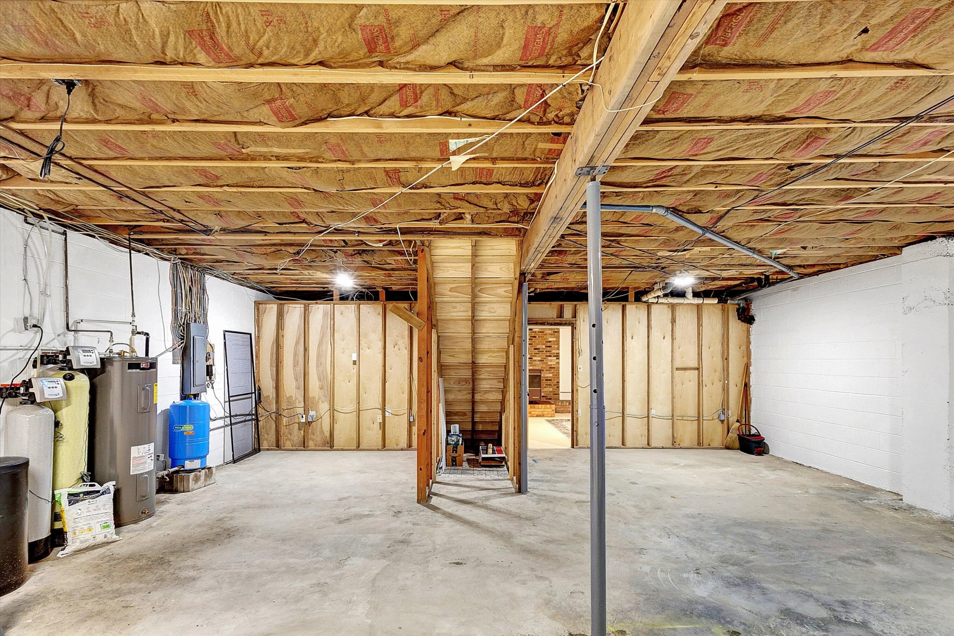 6715 Mckinney Hollow RD - Photo 25