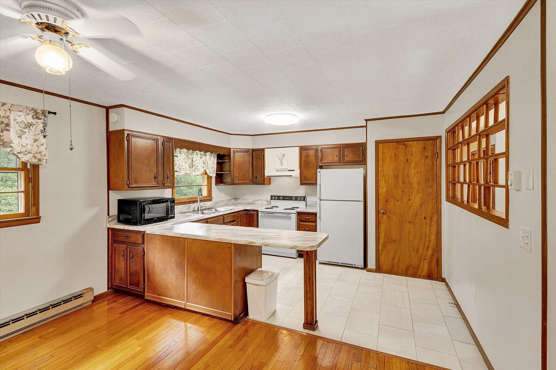 6715 Mckinney Hollow RD - Photo 9