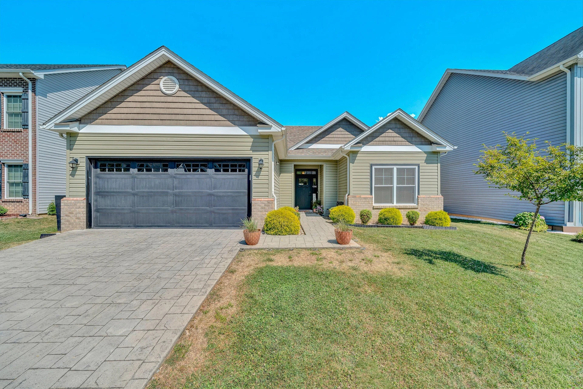 4341 Faircrest LN