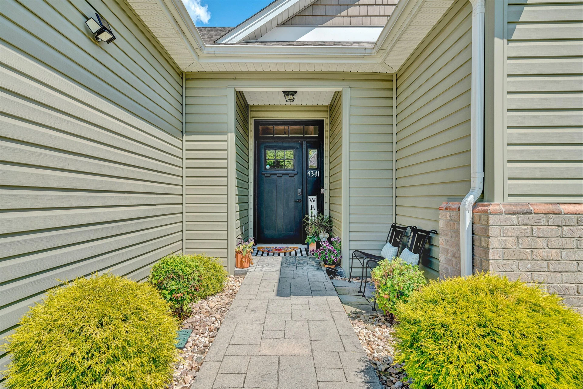4341 Faircrest LN - Photo 3