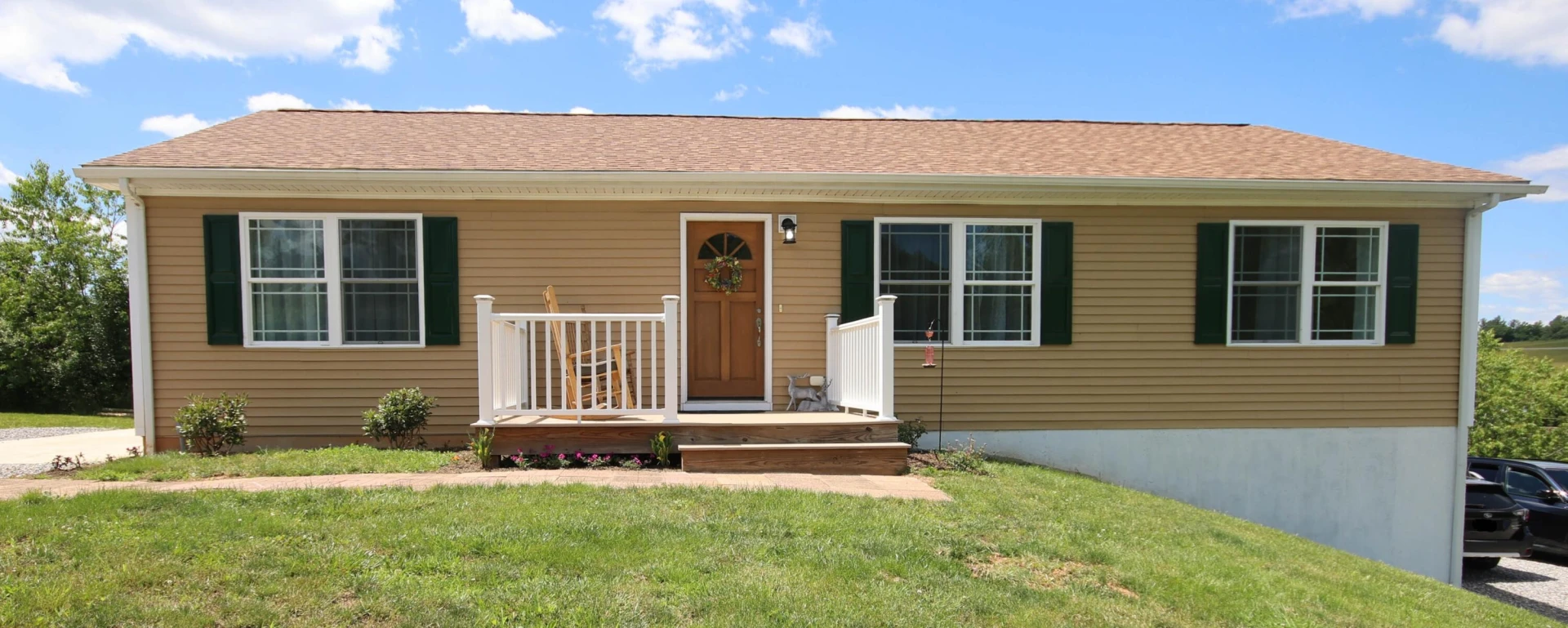 233 Gallimore LN NE